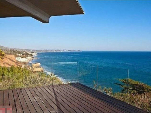 Ngắm biệt thự xa hoa ven biển của tài tử Brad Pitt ảnh 3