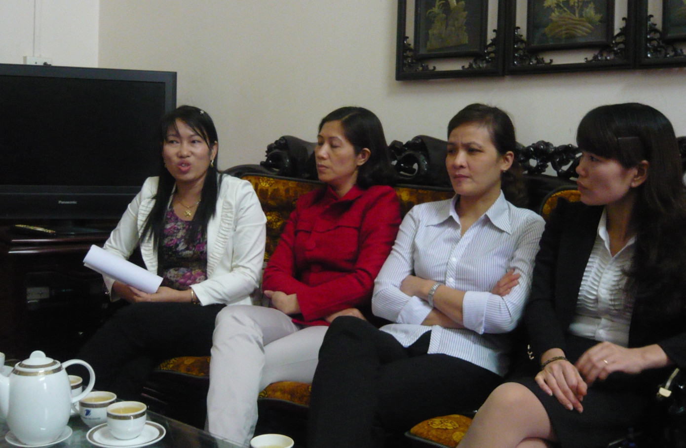  Các giảng viên bức xúc trước việc bổng dưng bị điều chuyển công tác sang lĩnh vực khác trái chuyên môn.