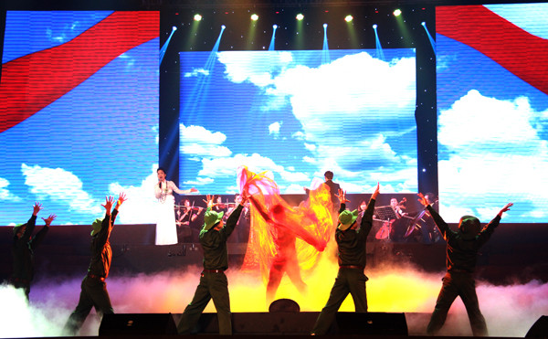 Ca sĩ Mỹ Linh với ca khúc 