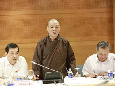 Hòa thượng Thích Bảo Nghiêm phát biểu tại buổi họp tổ. Ảnh: hồng vĩnh