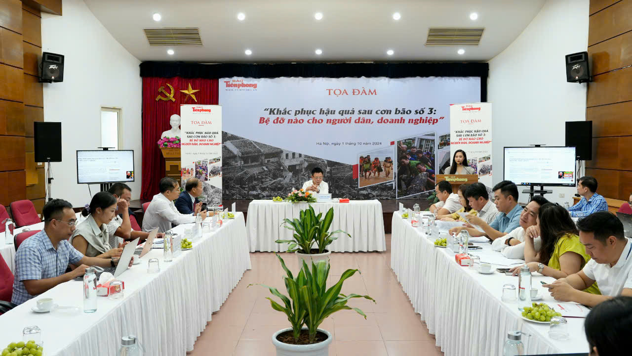 Quang cảnh tọa đàm.