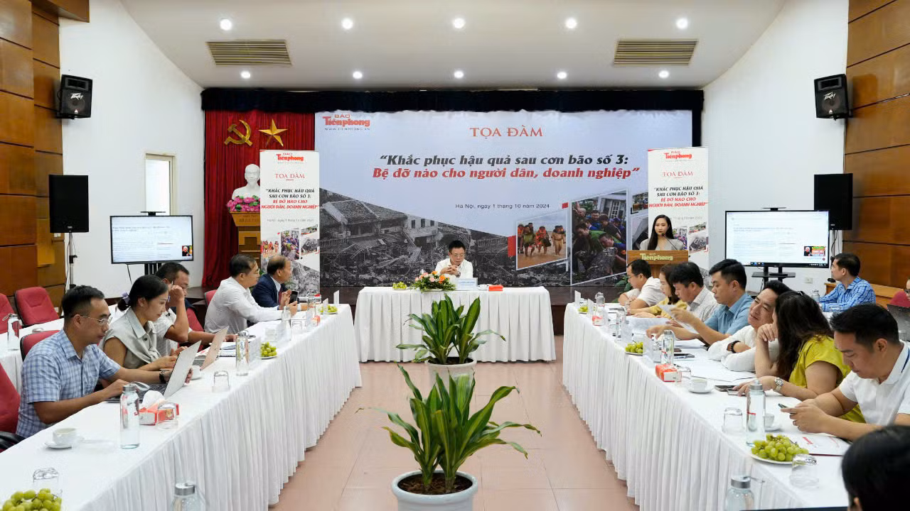 Quang cảnh tọa đàm.