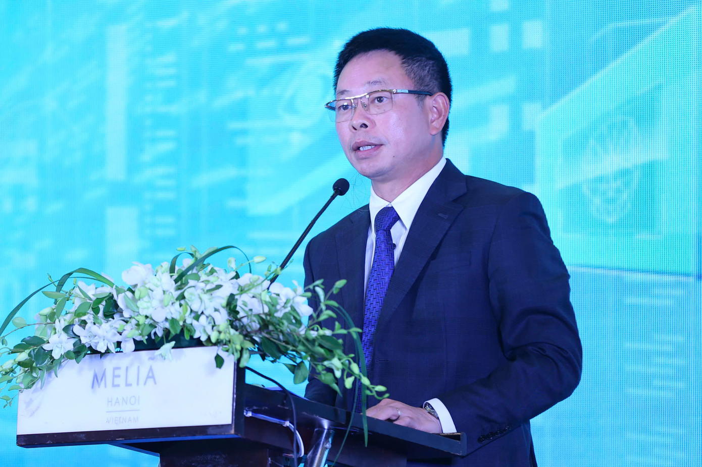 Ông Phùng Công Sưởng.