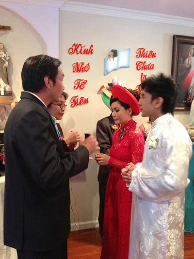 Lắng nghe những lời dặn dò của bố mẹ chồng, Thủy Tiên đã rơi lệ vì xúc động