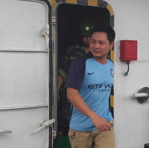 Cứu sống nhiều thuyền viên vụ chìm tàu ở Nghệ An ảnh 1