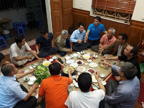 Cảm xúc vỡ òa ở quê nhà tuyển thủ U23 Nguyễn Quang Hải ảnh 1