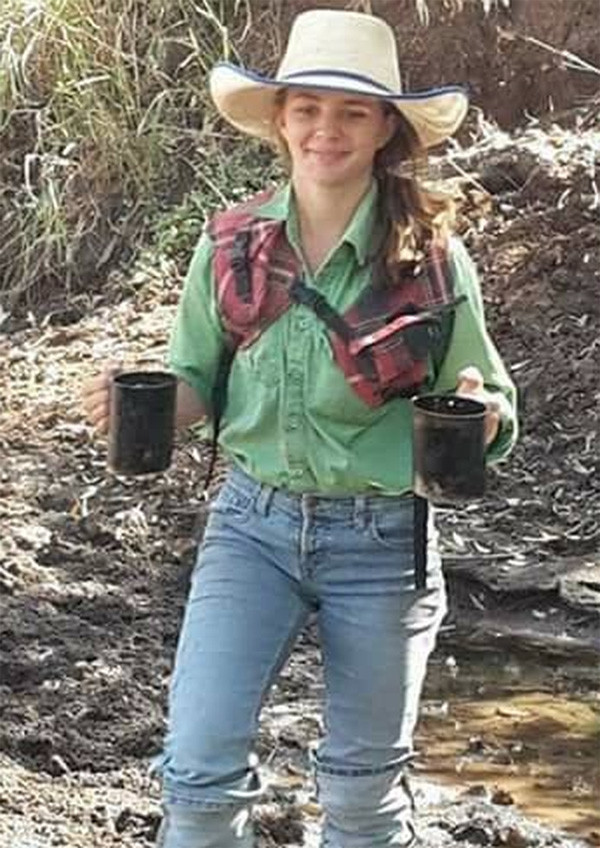 cái chết của cô bé 14 tuổi bị bắt nạt trên mạng