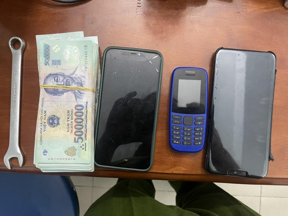 Tang vật bị thu giữ.