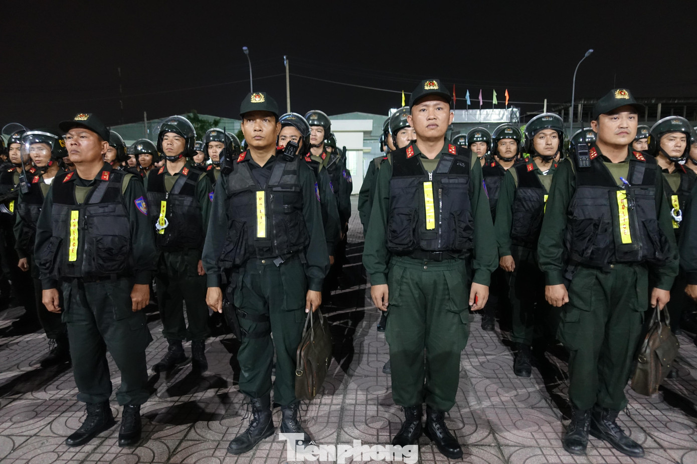 Lực lượng Trung đoàn Cảnh sát cơ động Đông Nam TPHCM – E29 (Bộ Tư lệnh Cảnh sát cơ động) tại buổi Lễ ra quân. Lực lượng Trung đoàn Cảnh sát cơ động Đông Nam TPHCM – E29 (Bộ Tư lệnh Cảnh sát cơ động) tại buổi Lễ ra quân.