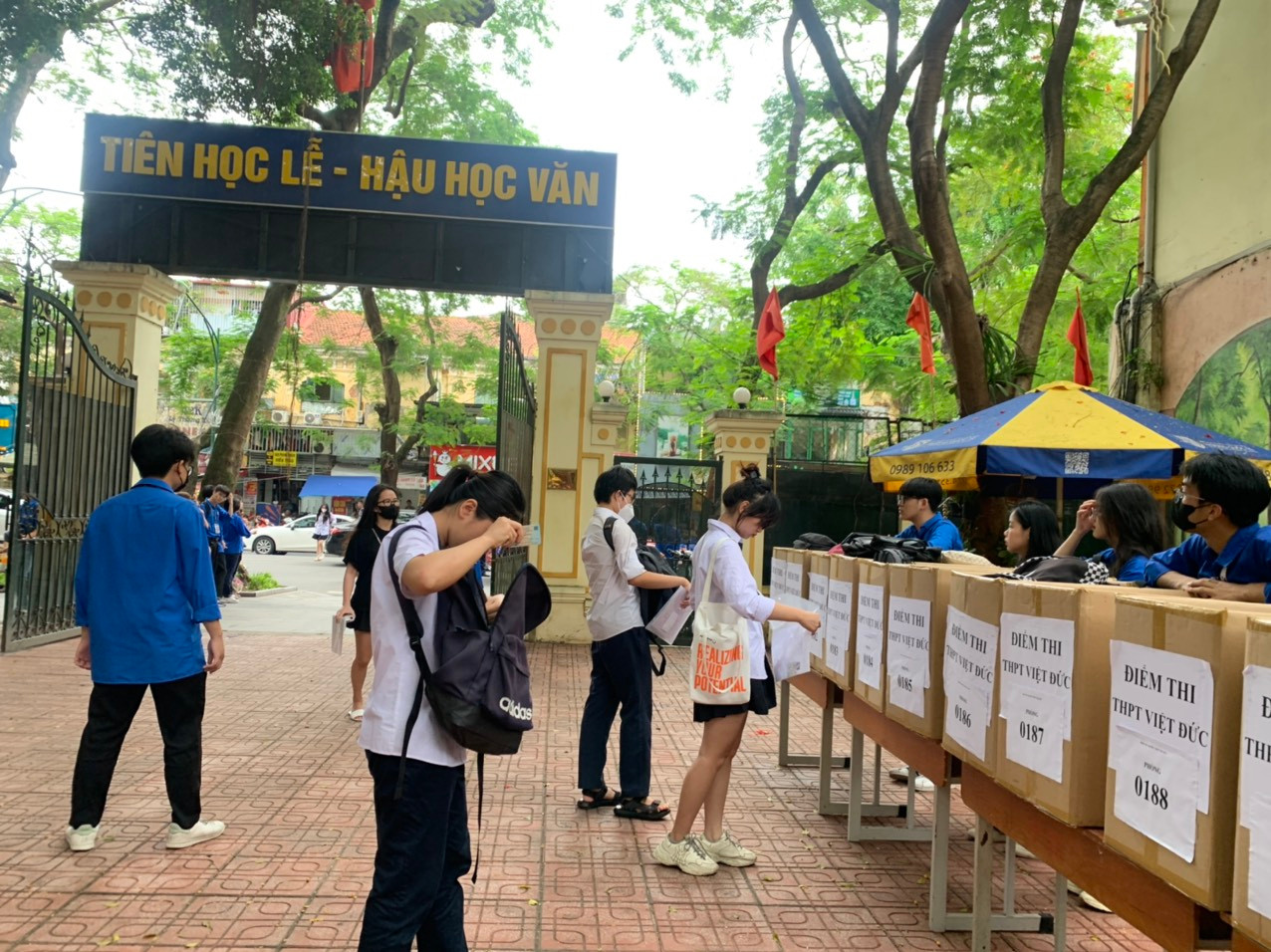 Hơn 1 triệu thí sinh tự tin làm thủ tục thi tốt nghiệp THPT ảnh 19 Hơn 1 triệu thí sinh tự tin làm thủ tục thi tốt nghiệp THPT ảnh 19