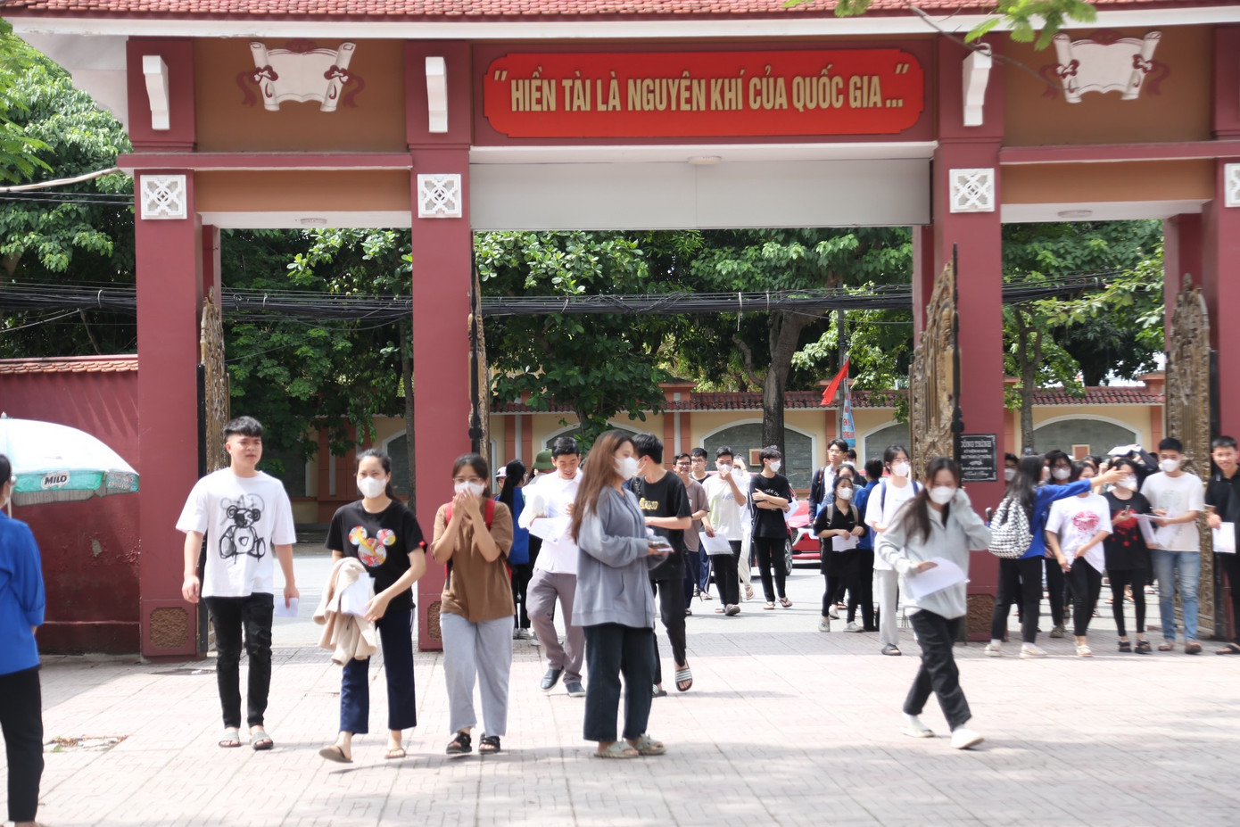Hơn 1 triệu thí sinh tự tin làm thủ tục thi tốt nghiệp THPT ảnh 21 Hơn 1 triệu thí sinh tự tin làm thủ tục thi tốt nghiệp THPT ảnh 21