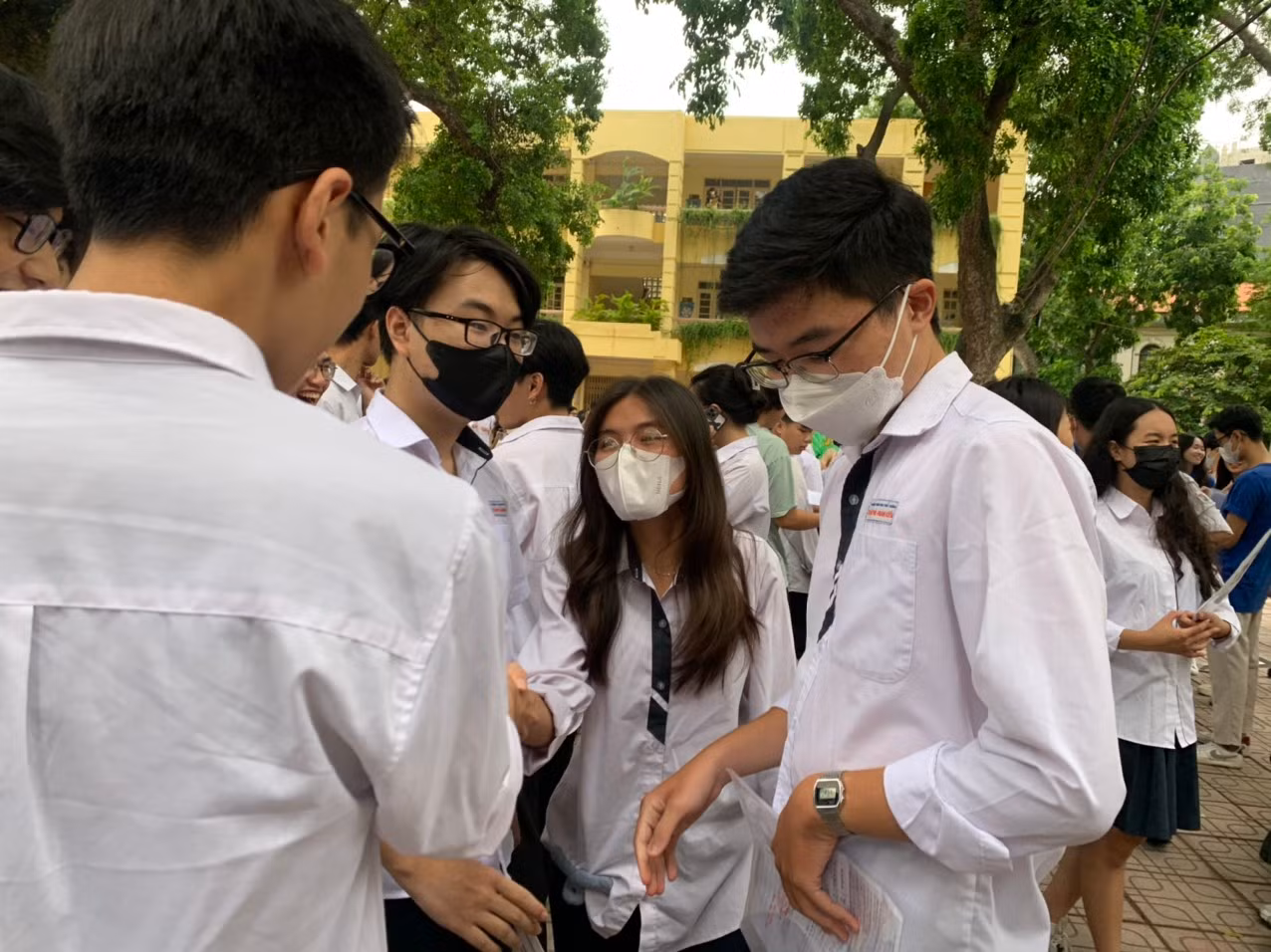 Hơn 1 triệu thí sinh tự tin làm thủ tục thi tốt nghiệp THPT ảnh 17
