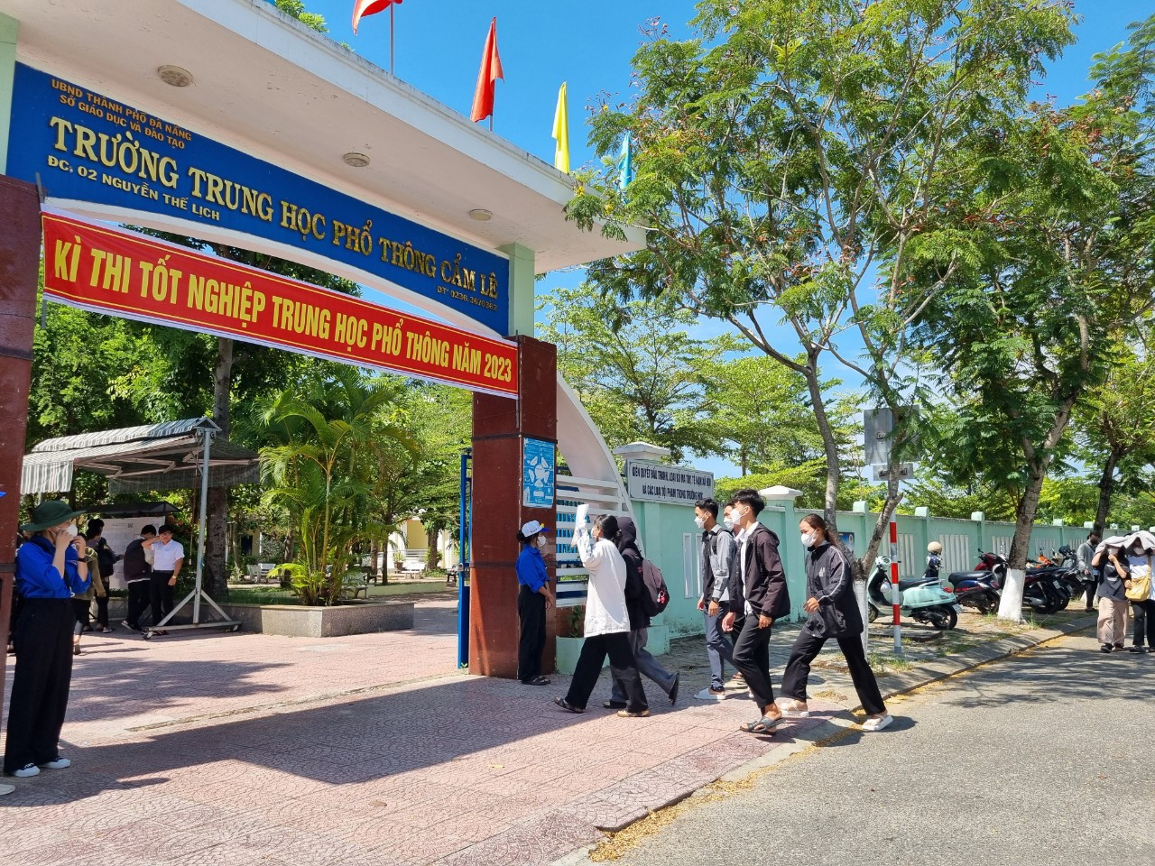 Hơn 1 triệu thí sinh tự tin làm thủ tục thi tốt nghiệp THPT ảnh 15 Hơn 1 triệu thí sinh tự tin làm thủ tục thi tốt nghiệp THPT ảnh 15