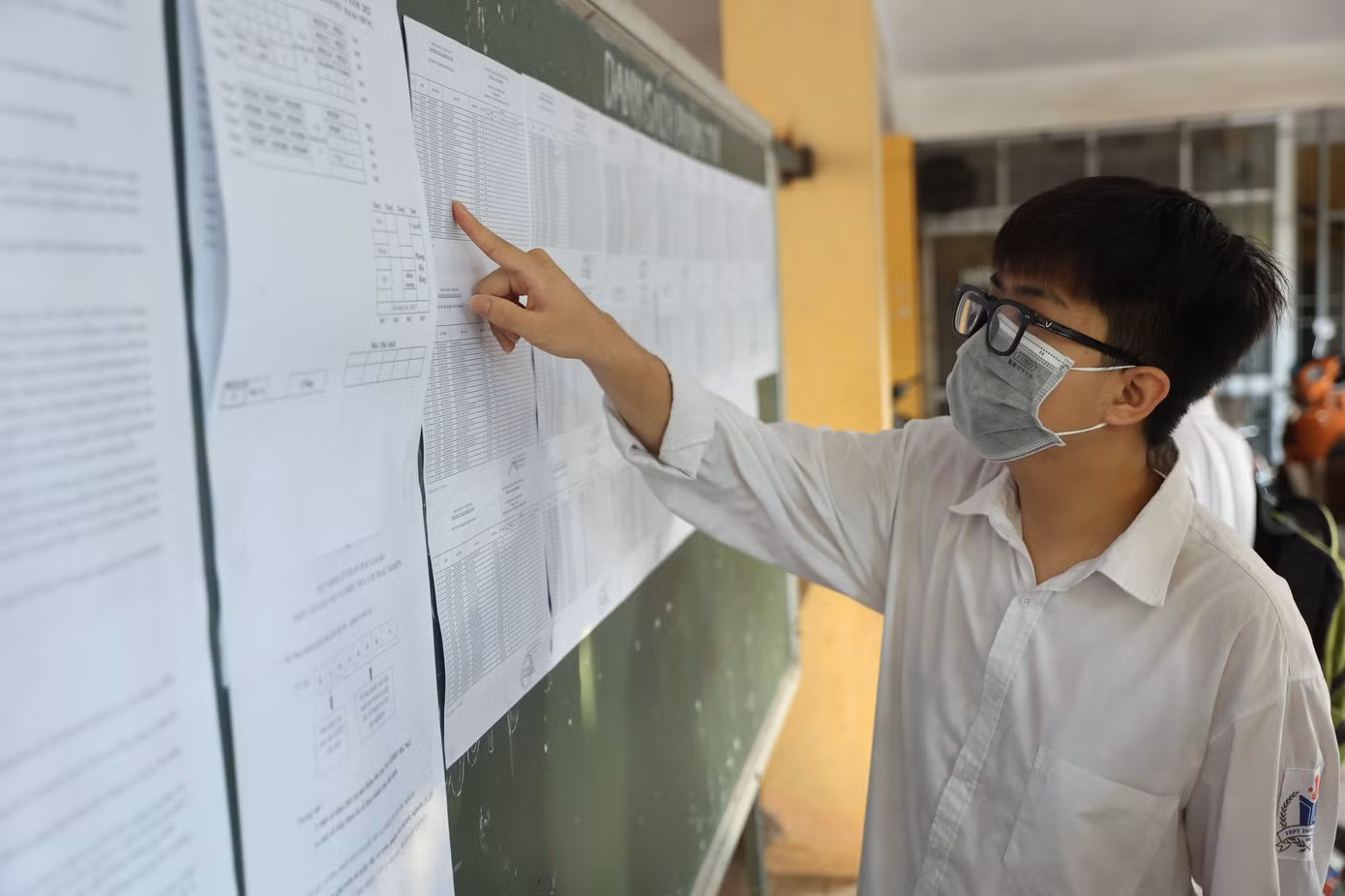 Thí sinh thi tổ hợp KHXH tươi cười, KHTN khó đạt điểm cao ảnh 23