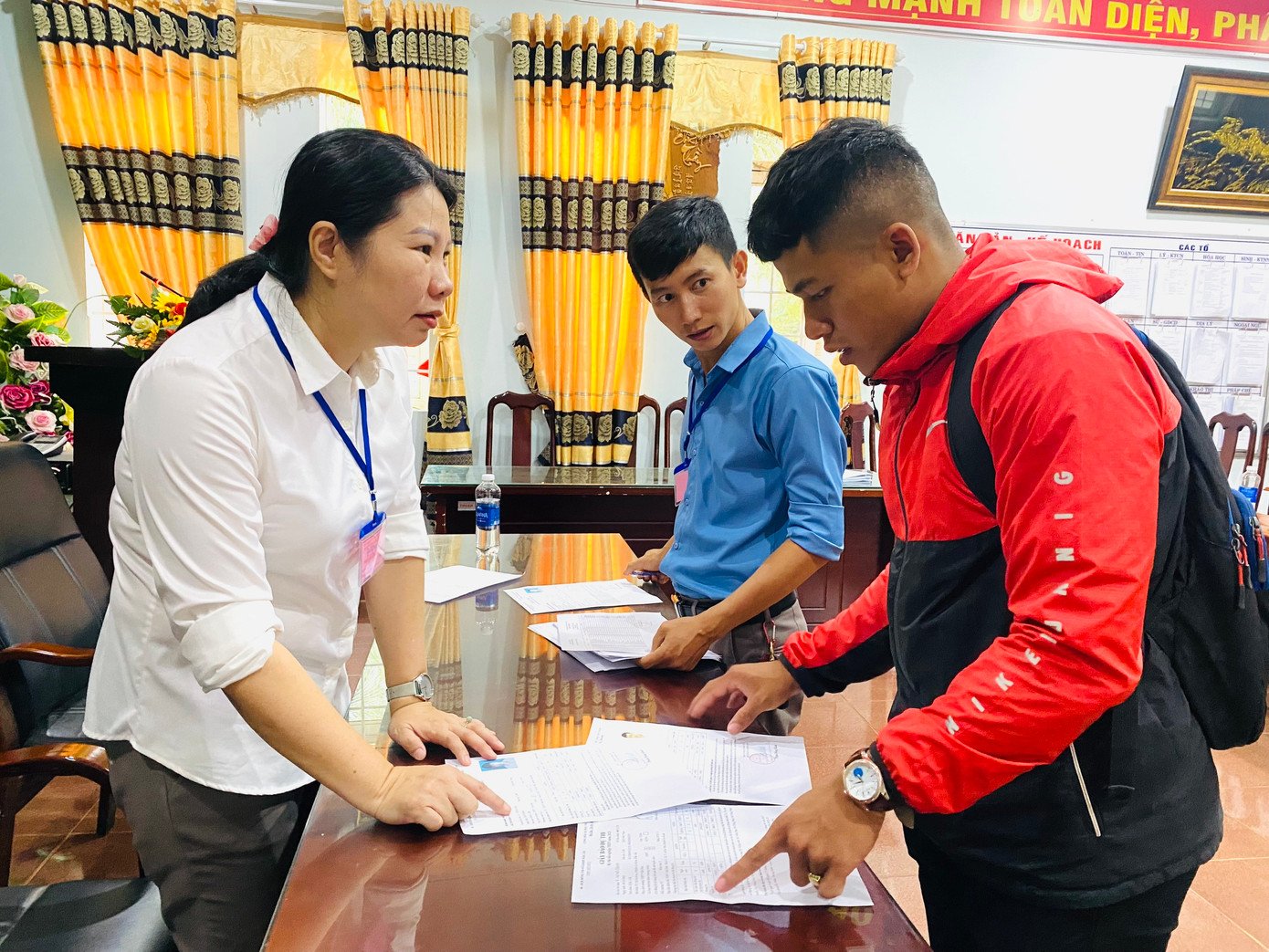 Hơn 1 triệu thí sinh tự tin làm thủ tục thi tốt nghiệp THPT ảnh 55 Hơn 1 triệu thí sinh tự tin làm thủ tục thi tốt nghiệp THPT ảnh 55