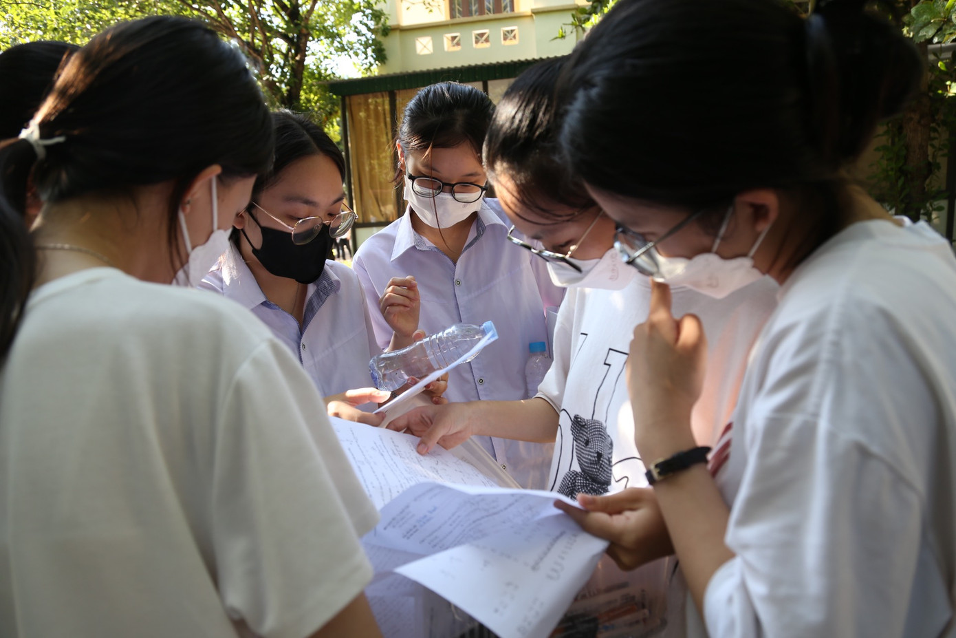 Kết thúc thi môn Toán tốt nghiệp THPT: Thí sinh thở phào nhẹ nhõm ảnh 59