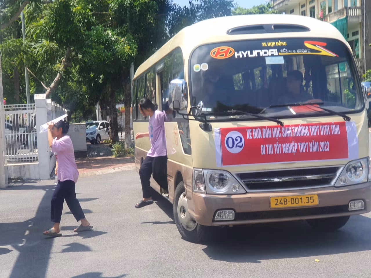 Hơn 1 triệu thí sinh tự tin làm thủ tục thi tốt nghiệp THPT ảnh 2