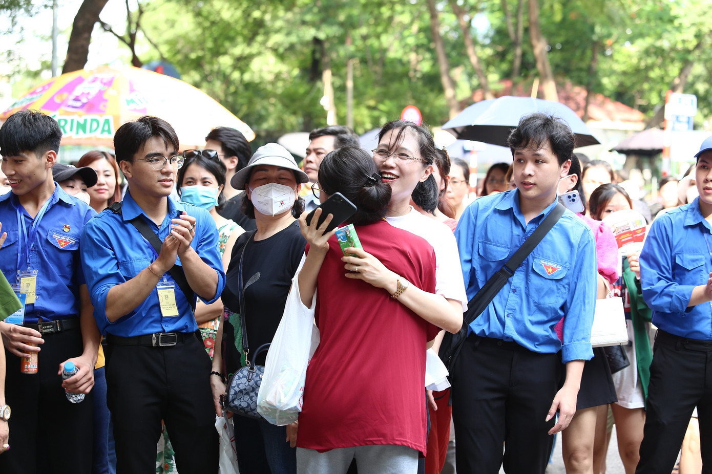 Kết thúc thi môn Toán tốt nghiệp THPT: Thí sinh thở phào nhẹ nhõm ảnh 51