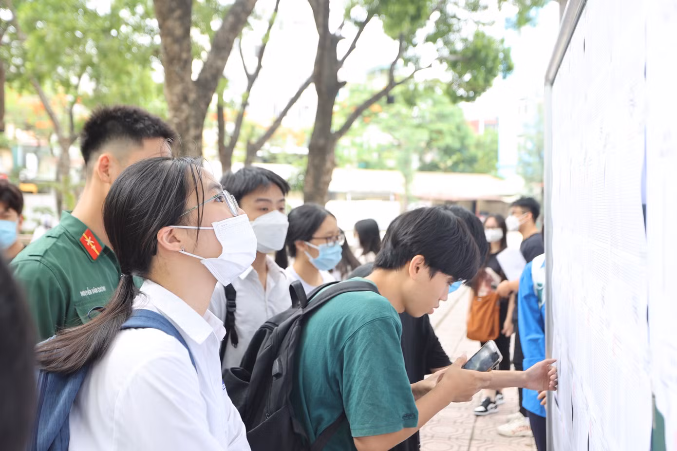 Hơn 1 triệu thí sinh tự tin làm thủ tục thi tốt nghiệp THPT ảnh 10