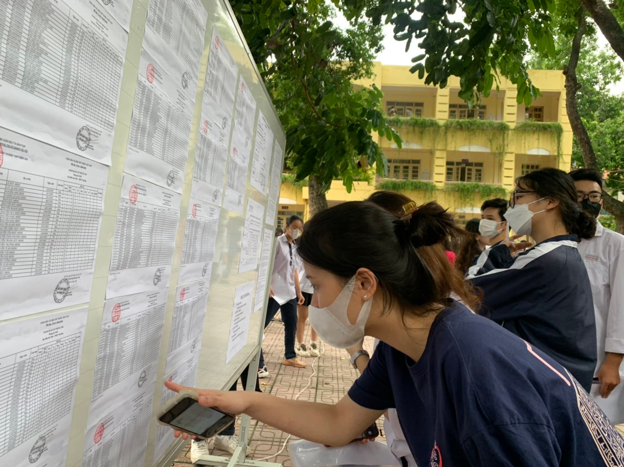 Hơn 1 triệu thí sinh tự tin làm thủ tục thi tốt nghiệp THPT ảnh 18 Hơn 1 triệu thí sinh tự tin làm thủ tục thi tốt nghiệp THPT ảnh 18