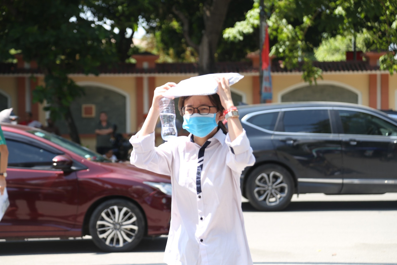 Kết thúc thi môn Toán tốt nghiệp THPT: Thí sinh thở phào nhẹ nhõm ảnh 7