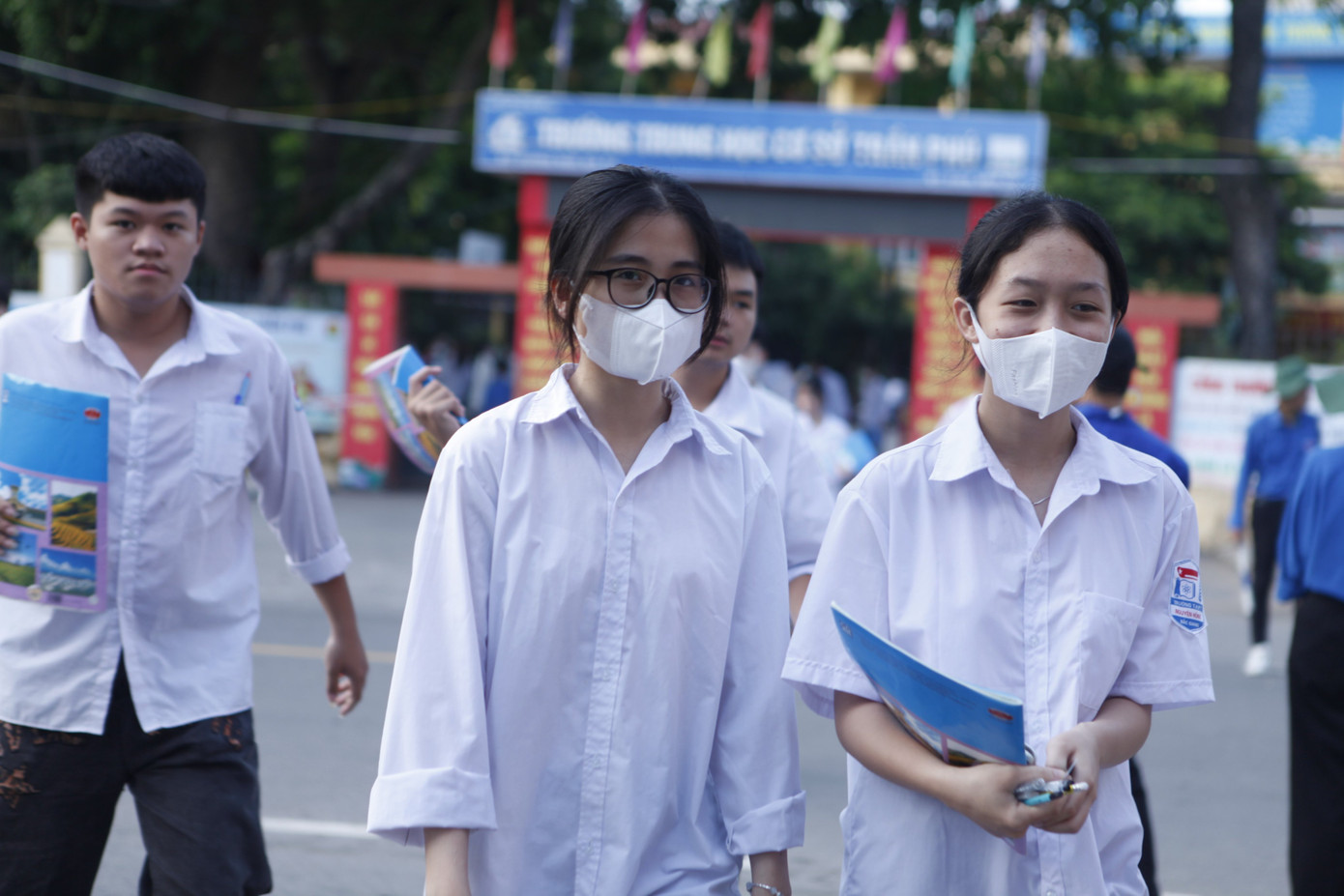 Thí sinh thi tổ hợp KHXH tươi cười, KHTN khó đạt điểm cao ảnh 8 Thí sinh thi tổ hợp KHXH tươi cười, KHTN khó đạt điểm cao ảnh 8