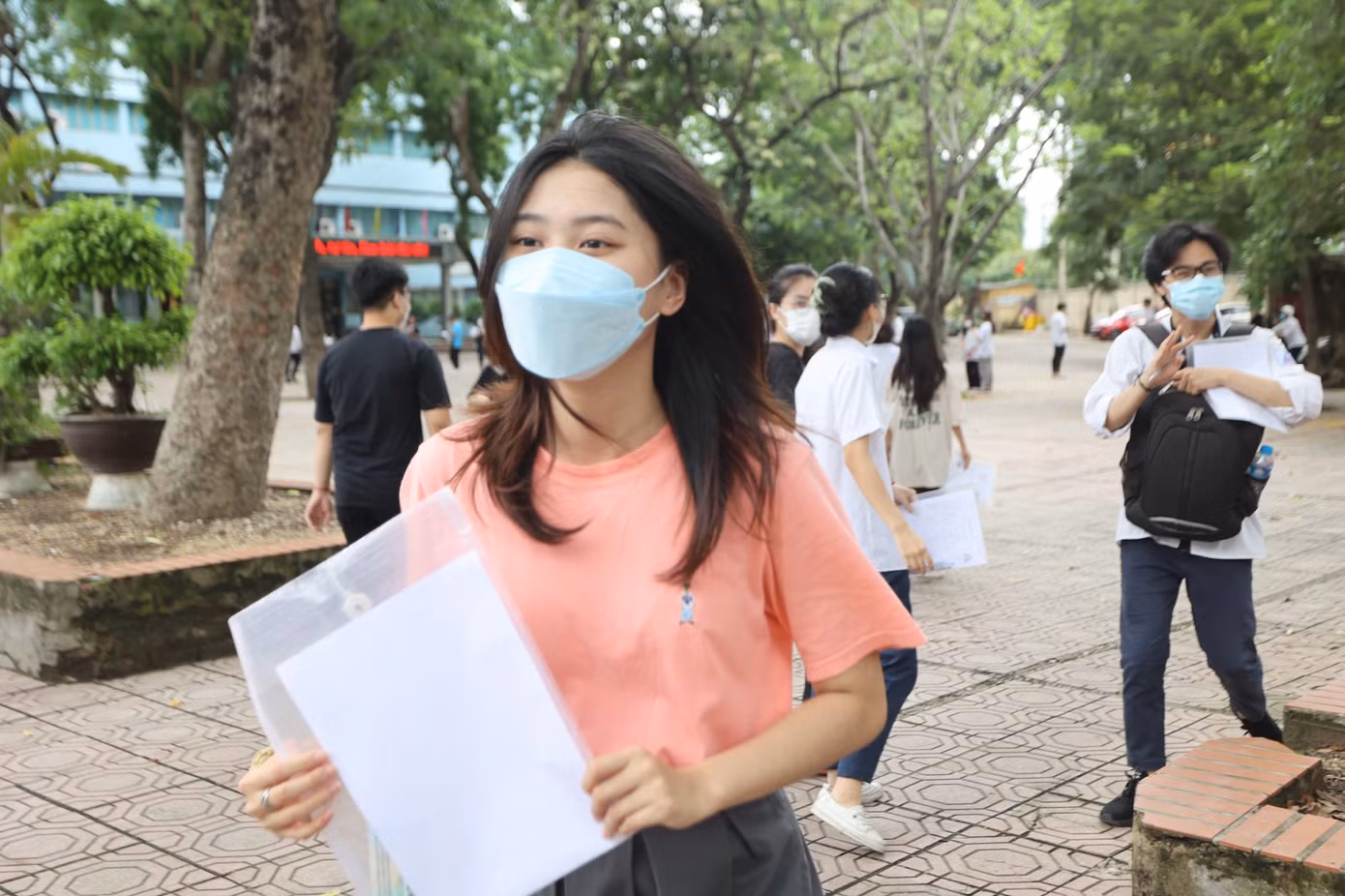 Hơn 1 triệu thí sinh tự tin làm thủ tục thi tốt nghiệp THPT ảnh 12