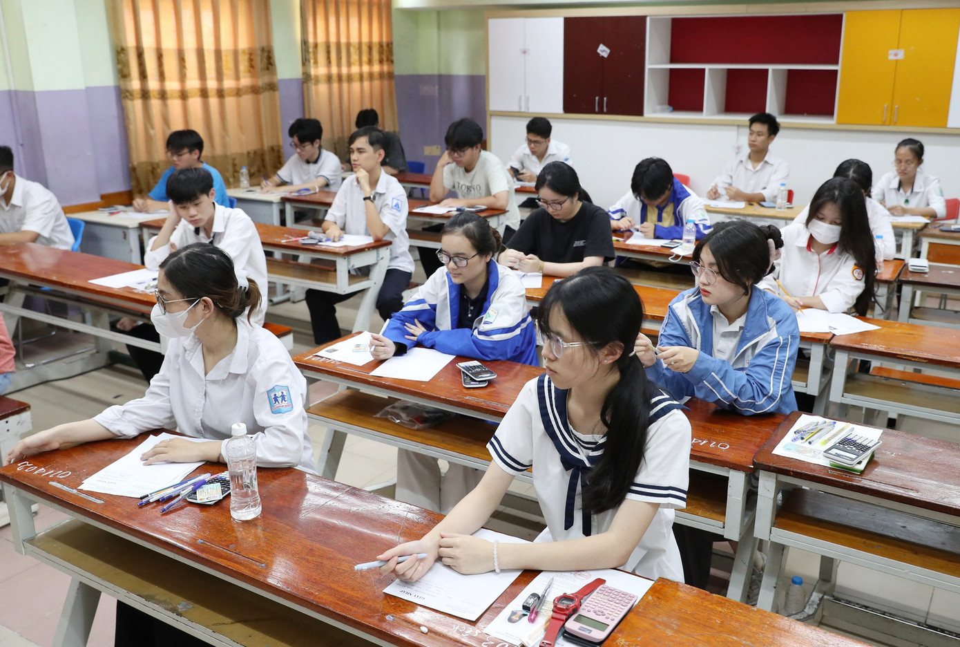 Kết thúc thi môn Toán tốt nghiệp THPT: Thí sinh thở phào nhẹ nhõm ảnh 26