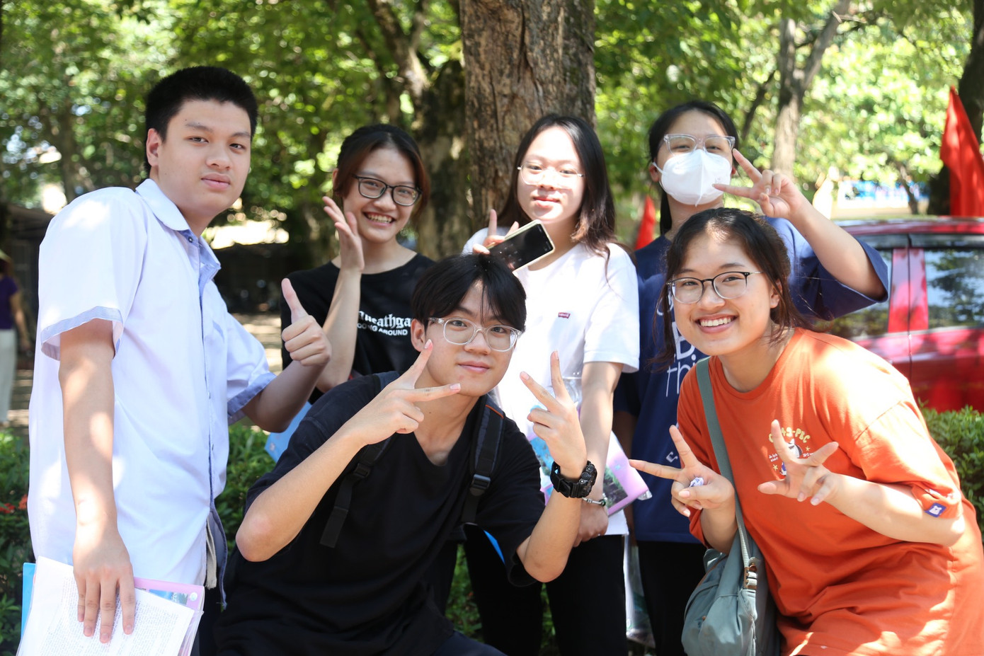 Thí sinh thi tổ hợp KHXH tươi cười, KHTN khó đạt điểm cao ảnh 41 Thí sinh thi tổ hợp KHXH tươi cười, KHTN khó đạt điểm cao ảnh 41