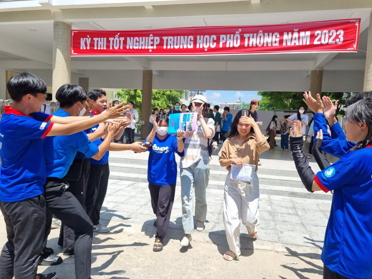 Thí sinh ở Đà Nẵng rời điểm thi Thí sinh ở Đà Nẵng rời điểm thi