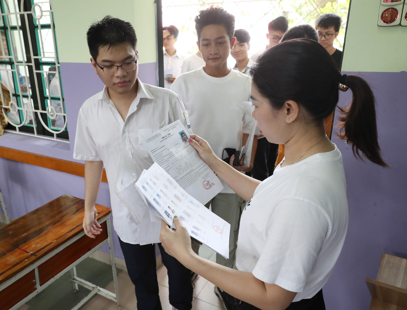 Kết thúc thi môn Toán tốt nghiệp THPT: Thí sinh thở phào nhẹ nhõm ảnh 24