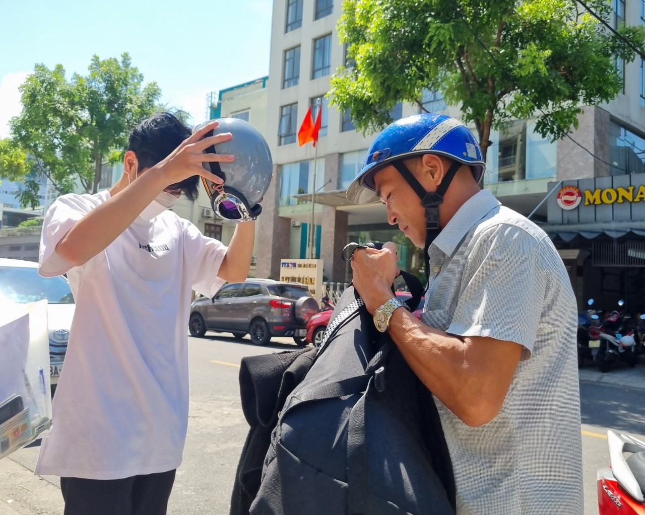 Kết thúc thi môn Toán tốt nghiệp THPT: Thí sinh thở phào nhẹ nhõm ảnh 11