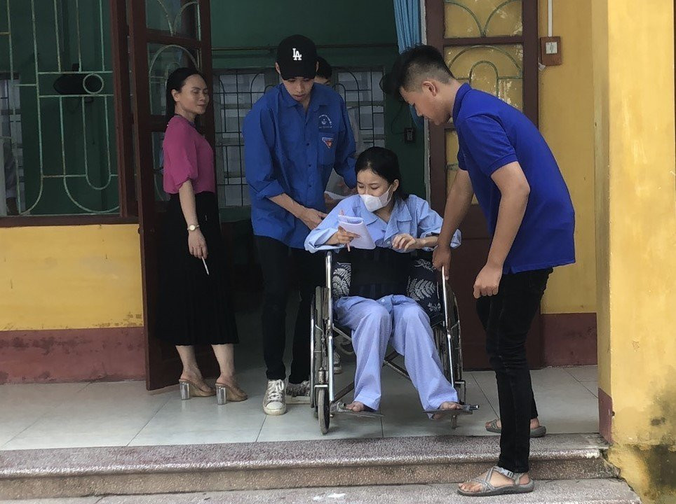 Kết thúc thi môn Toán tốt nghiệp THPT: Thí sinh thở phào nhẹ nhõm ảnh 44