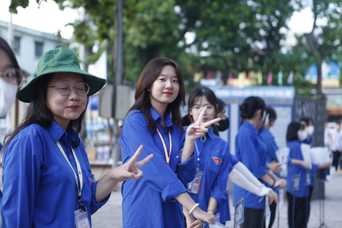 Thí sinh thi tổ hợp KHXH tươi cười, KHTN khó đạt điểm cao ảnh 10 Thí sinh thi tổ hợp KHXH tươi cười, KHTN khó đạt điểm cao ảnh 10