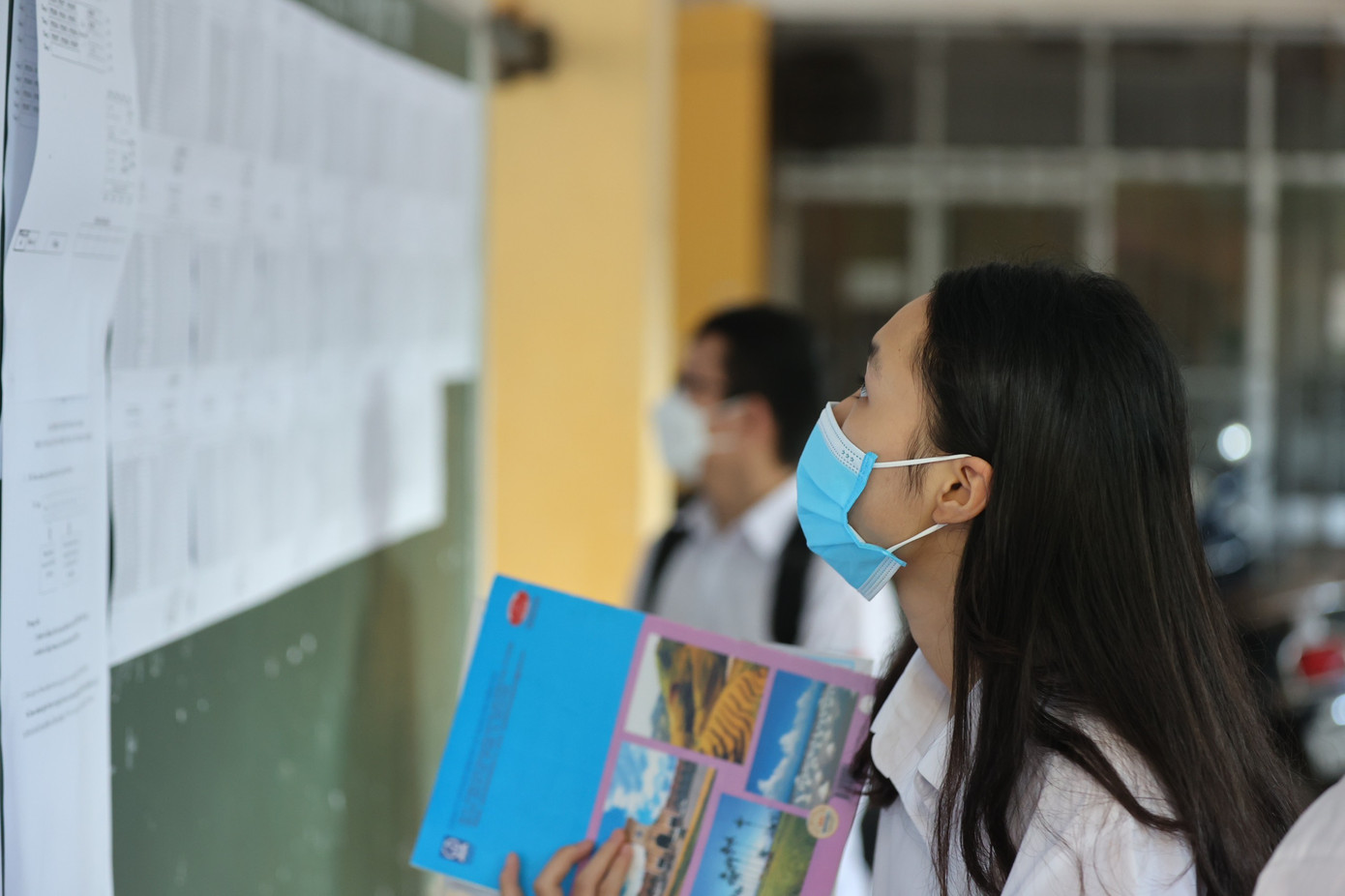 Thí sinh thi tổ hợp KHXH tươi cười, KHTN khó đạt điểm cao ảnh 22 Thí sinh thi tổ hợp KHXH tươi cười, KHTN khó đạt điểm cao ảnh 22