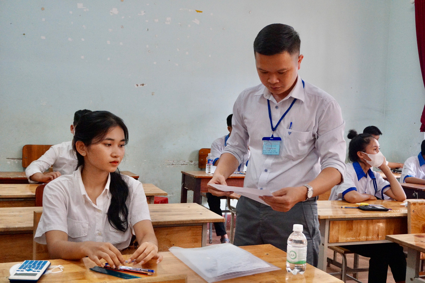 Kết thúc thi môn Toán tốt nghiệp THPT: Thí sinh thở phào nhẹ nhõm ảnh 32