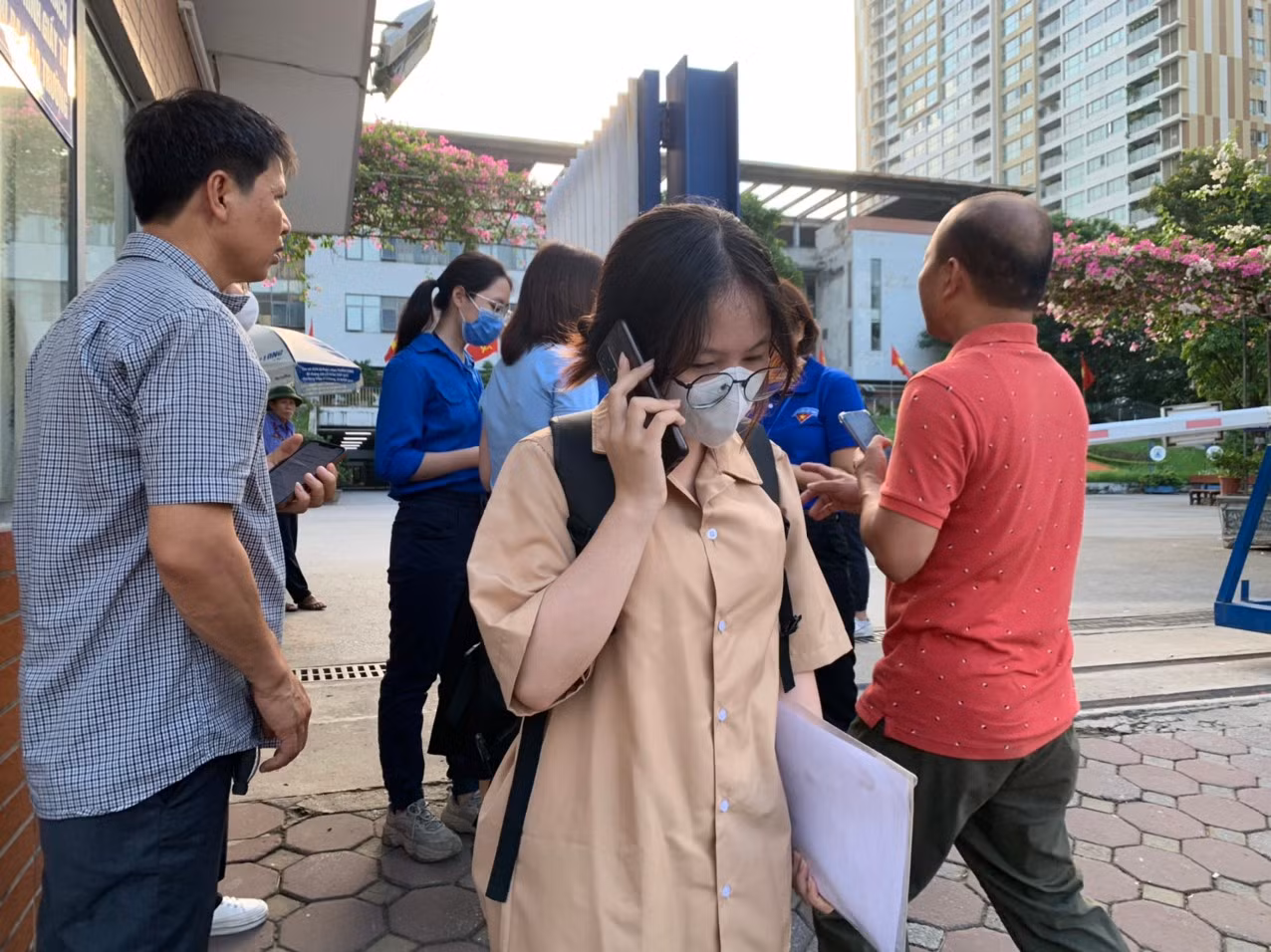 Thí sinh thi tổ hợp KHXH tươi cười, KHTN khó đạt điểm cao ảnh 15