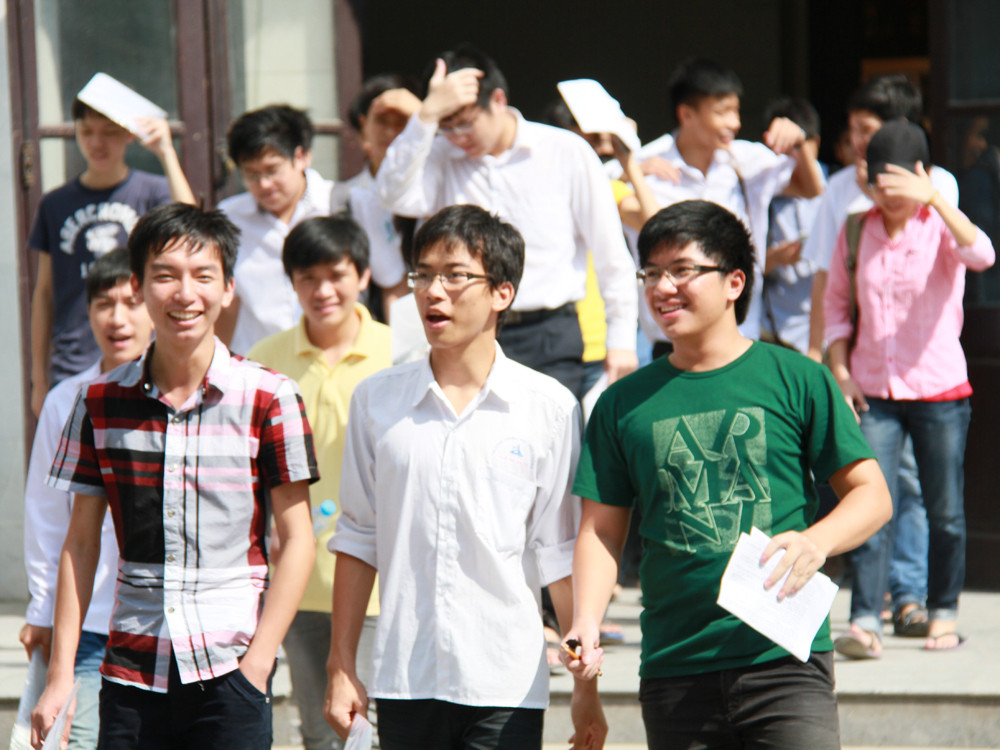 Thí sinh dự thi Đại học, cao đẳng năm 2012. Ảnh: Trường Phong
