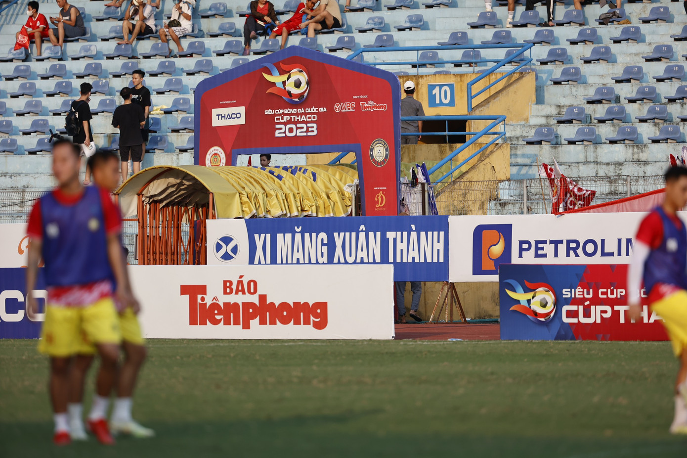 Sân vận động Hàng Đẫy sôi động trước trận Siêu cúp lịch sử ảnh 33