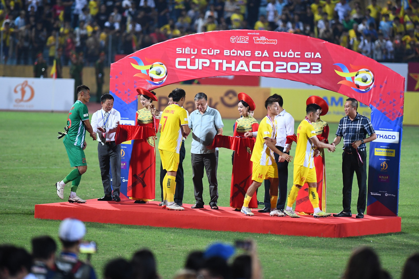 Đông Á Thanh Hoá lần thứ hai giành Siêu cúp sau khi đánh bại Công an Hà Nội 3-1 ảnh 63 Đông Á Thanh Hoá lần thứ hai giành Siêu cúp sau khi đánh bại Công an Hà Nội 3-1 ảnh 63