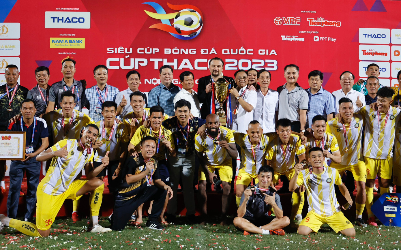 Đông Á Thanh Hoá lần thứ hai giành Siêu cúp sau khi đánh bại Công an Hà Nội 3-1 ảnh 72 Đông Á Thanh Hoá lần thứ hai giành Siêu cúp sau khi đánh bại Công an Hà Nội 3-1 ảnh 72