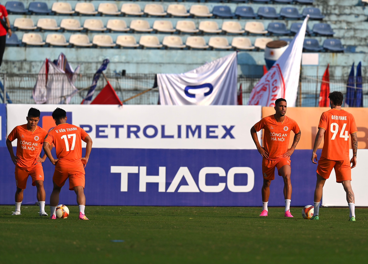 Sân vận động Hàng Đẫy sôi động trước trận Siêu cúp lịch sử ảnh 30