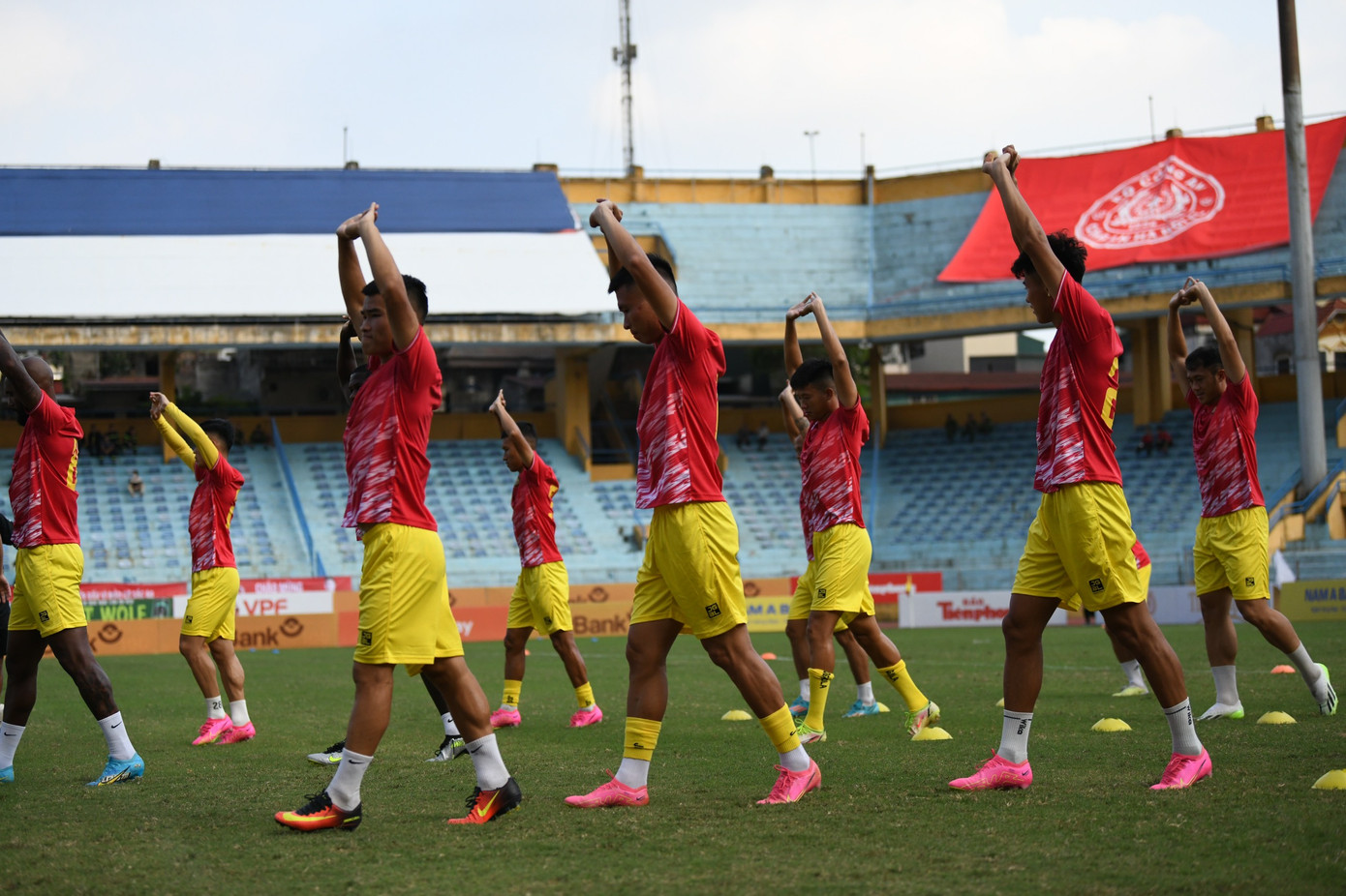 Sân vận động Hàng Đẫy sôi động trước trận Siêu cúp lịch sử ảnh 27