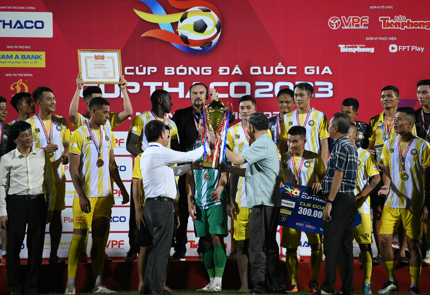 Đông Á Thanh Hoá lần thứ hai giành Siêu cúp sau khi đánh bại Công an Hà Nội 3-1 ảnh 68 Đông Á Thanh Hoá lần thứ hai giành Siêu cúp sau khi đánh bại Công an Hà Nội 3-1 ảnh 68