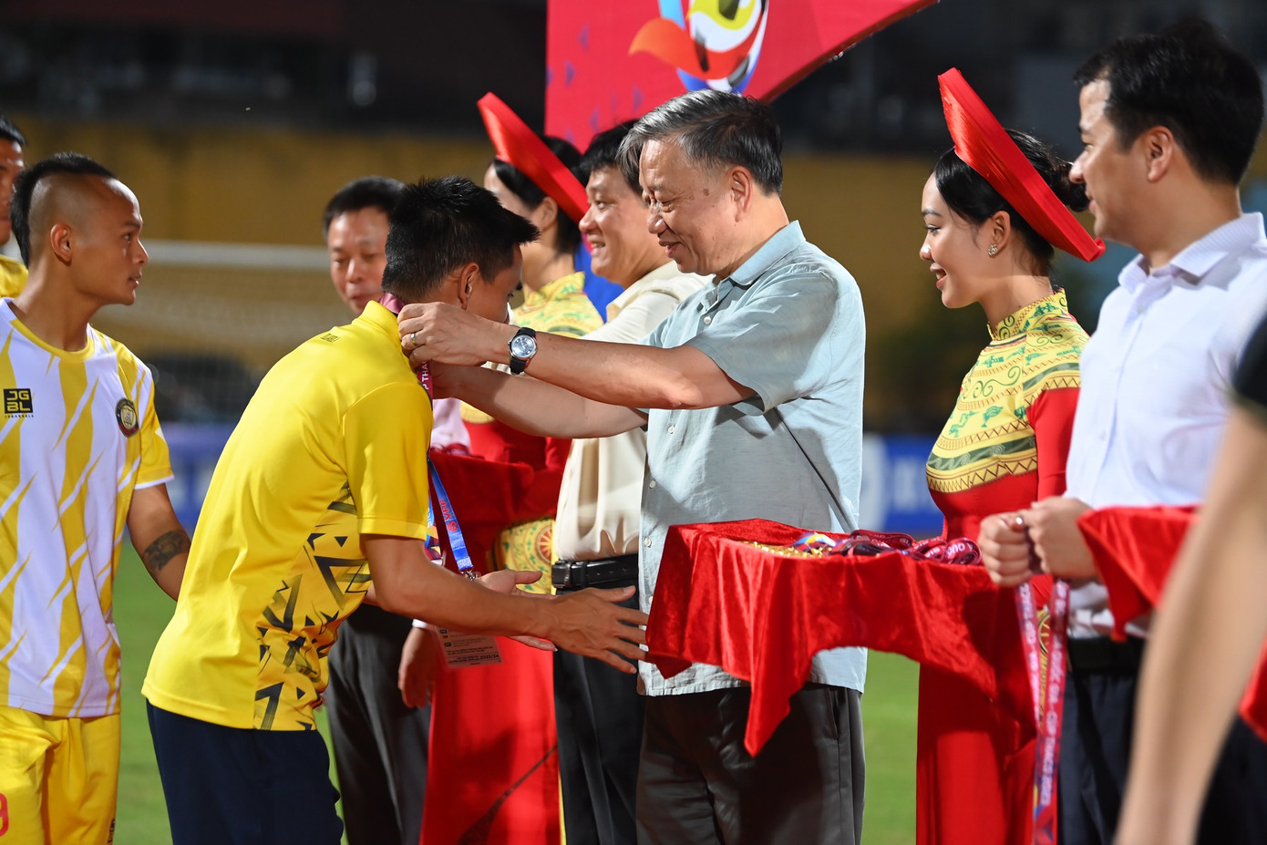 Đông Á Thanh Hoá lần thứ hai giành Siêu cúp sau khi đánh bại Công an Hà Nội 3-1 ảnh 66 Đông Á Thanh Hoá lần thứ hai giành Siêu cúp sau khi đánh bại Công an Hà Nội 3-1 ảnh 66