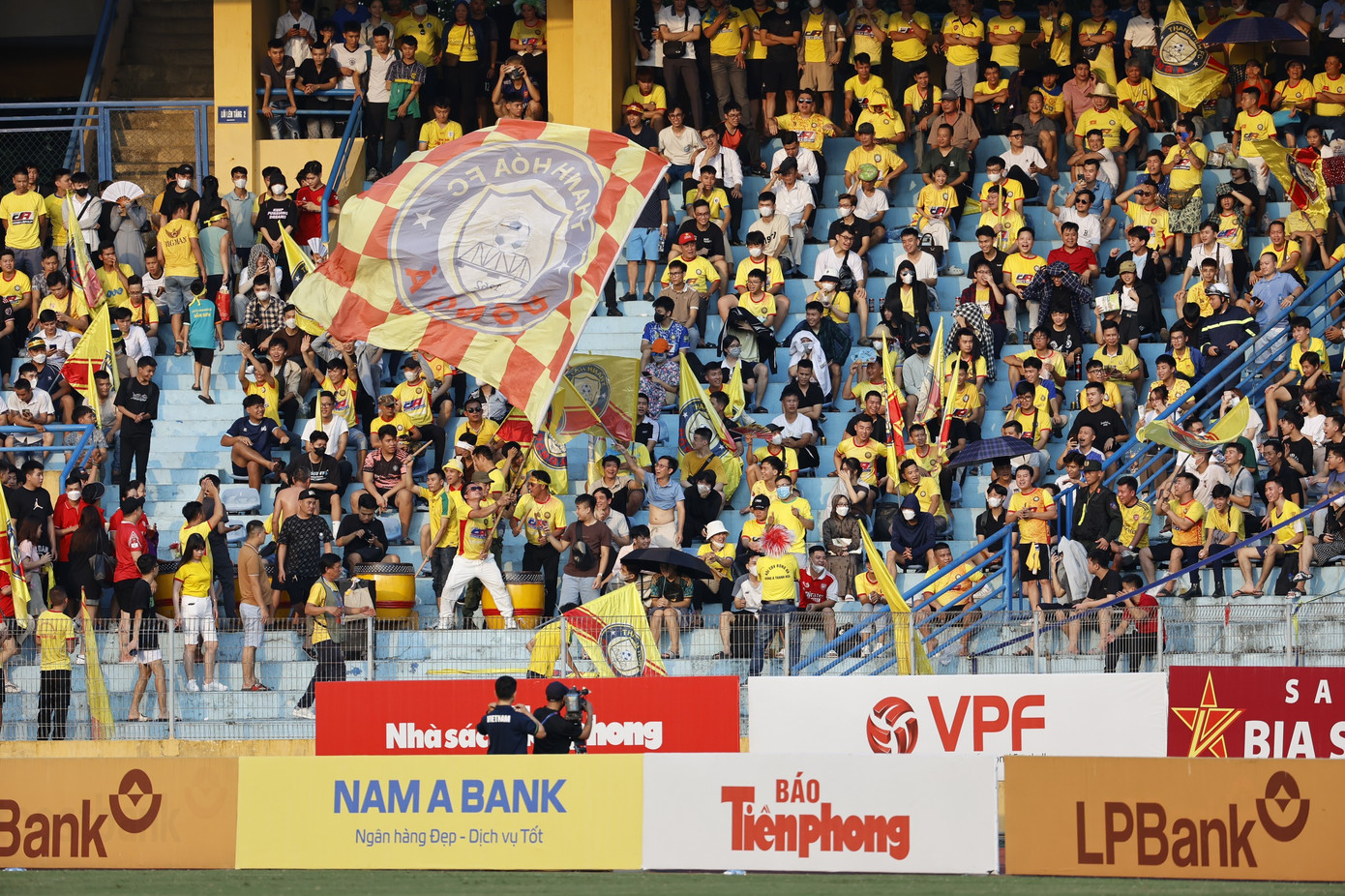 Sân vận động Hàng Đẫy sôi động trước trận Siêu cúp lịch sử ảnh 32