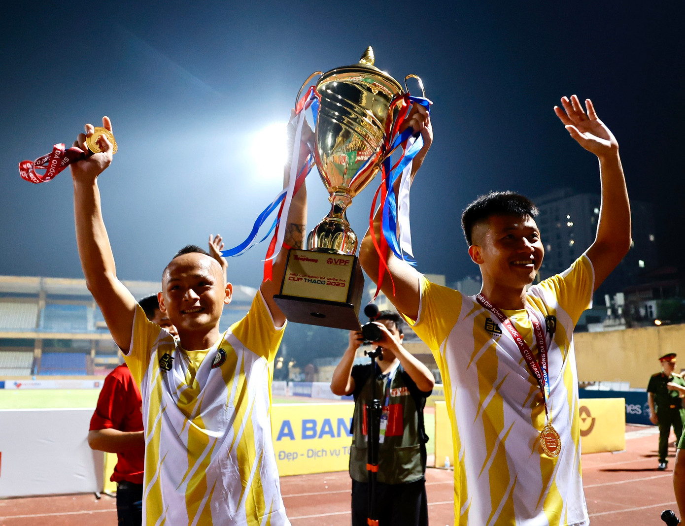 Đông Á Thanh Hoá lần thứ hai giành Siêu cúp sau khi đánh bại Công an Hà Nội 3-1 ảnh 73 Đông Á Thanh Hoá lần thứ hai giành Siêu cúp sau khi đánh bại Công an Hà Nội 3-1 ảnh 73