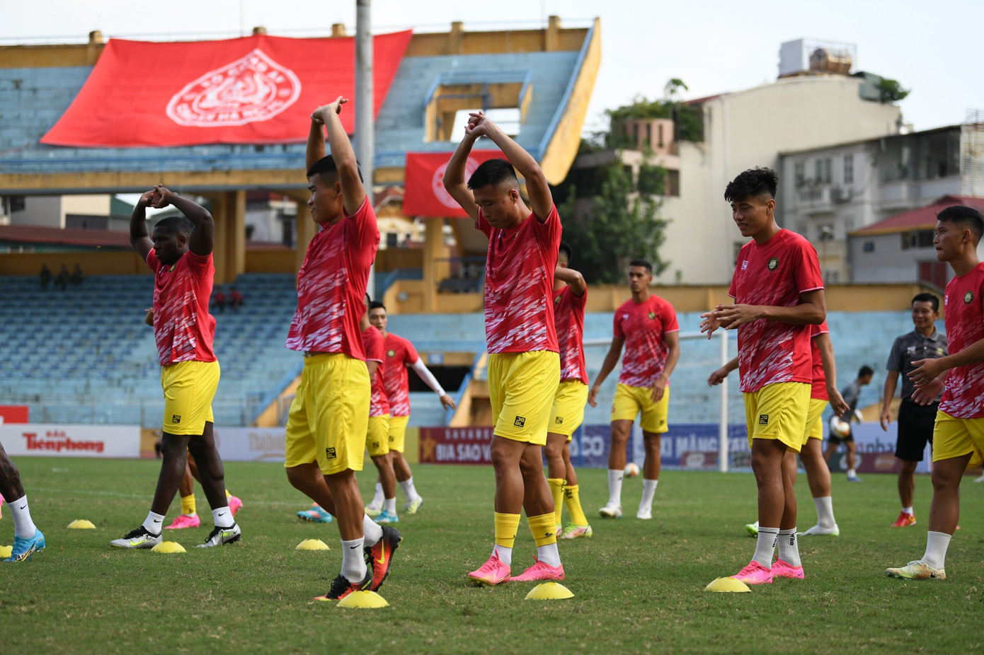 Sân vận động Hàng Đẫy sôi động trước trận Siêu cúp lịch sử ảnh 26