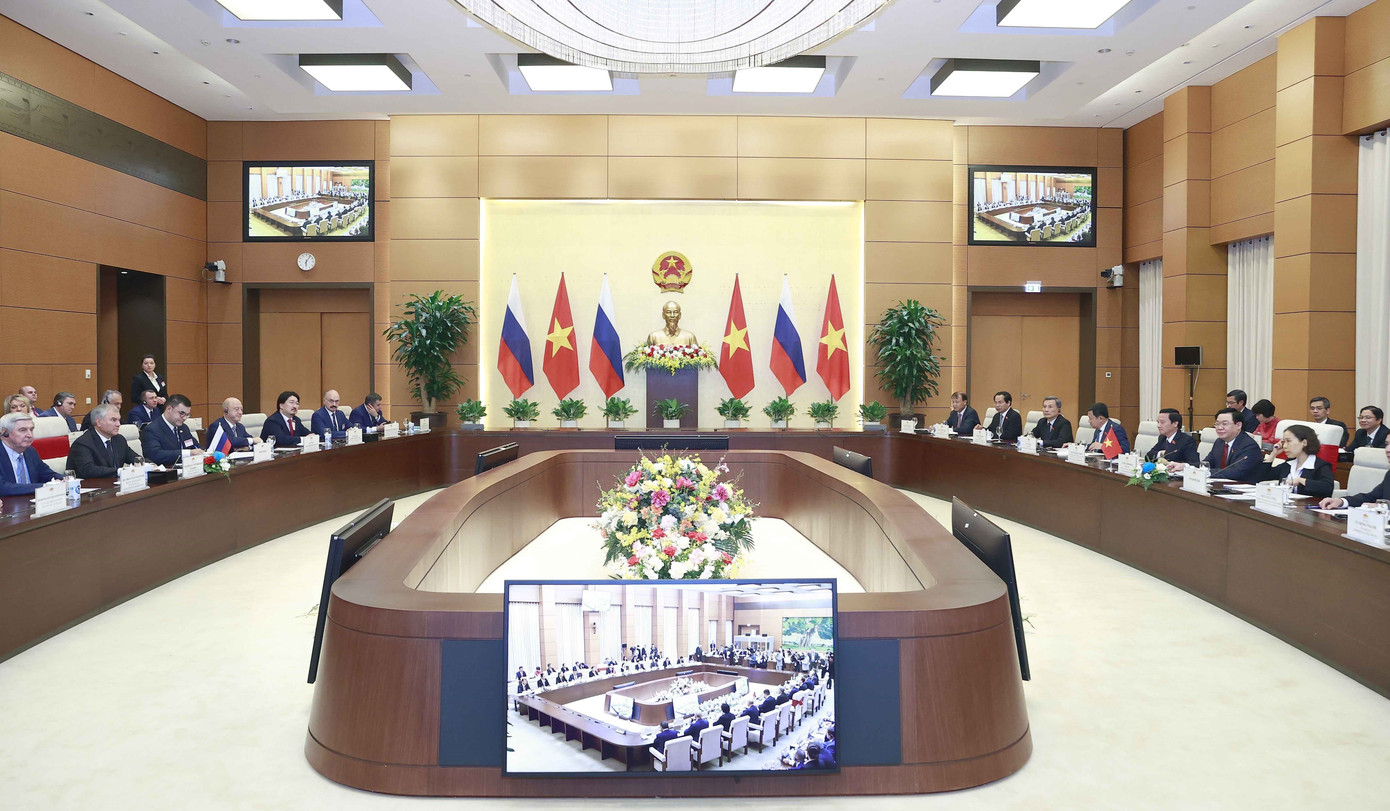 Chủ tịch Quốc hội Vương Đình Huệ hội đàm với Chủ tịch Duma Quốc gia Quốc hội Liên bang Nga Vyacheslav Viktorovich Volodin. (Ảnh: Doãn Tấn/TTXVN) Chủ tịch Quốc hội Vương Đình Huệ hội đàm với Chủ tịch Duma Quốc gia Quốc hội Liên bang Nga Vyacheslav Viktorovich Volodin. (Ảnh: Doãn Tấn/TTXVN)