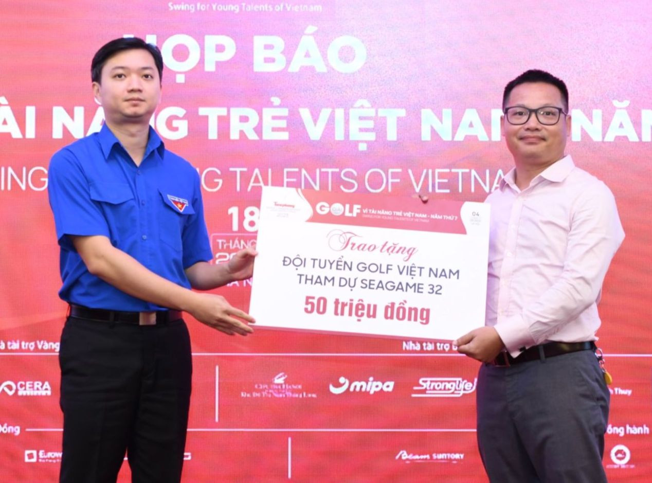 Anh Nguyễn Minh Triết - Bí thư Ban chấp hành T.Ư Đoàn TNCS Hồ Chí Minh, Chủ tịch T.Ư Hội Sinh viên Việt Nam, thay mặt Quỹ Hỗ trợ Tài năng trẻ Việt Nam, tặng thưởng các thành viên Đội tuyển Golf tham dự SEA Games 32 số tiền 50 triệu đồng. Anh Nguyễn Minh Triết - Bí thư Ban chấp hành T.Ư Đoàn TNCS Hồ Chí Minh, Chủ tịch T.Ư Hội Sinh viên Việt Nam, thay mặt Quỹ Hỗ trợ Tài năng trẻ Việt Nam, tặng thưởng các thành viên Đội tuyển Golf tham dự SEA Games 32 số tiền 50 triệu đồng.